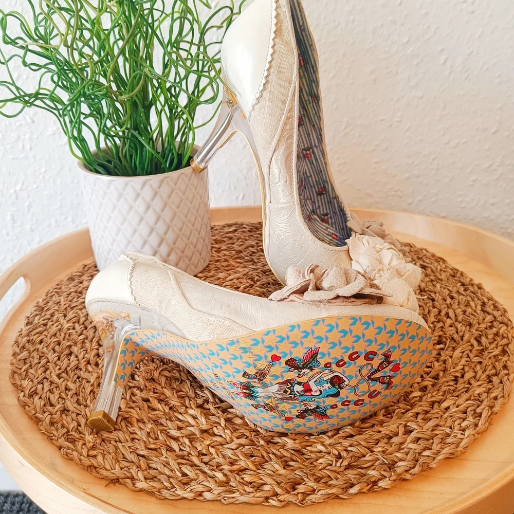 Irregular Choice Cream & Gold Shoes Size 40 - Picture 2 of 5
